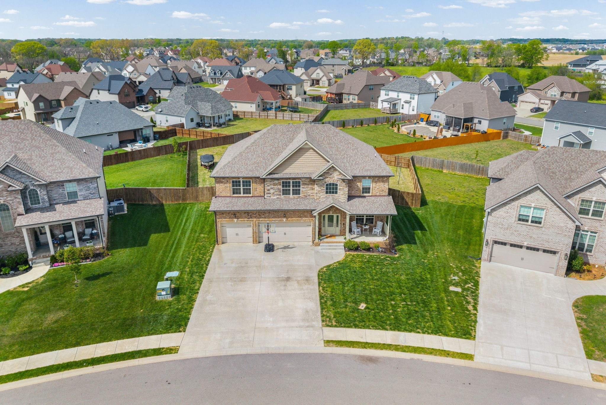 230 Cotoneaster Lane Clarksville TN 37043