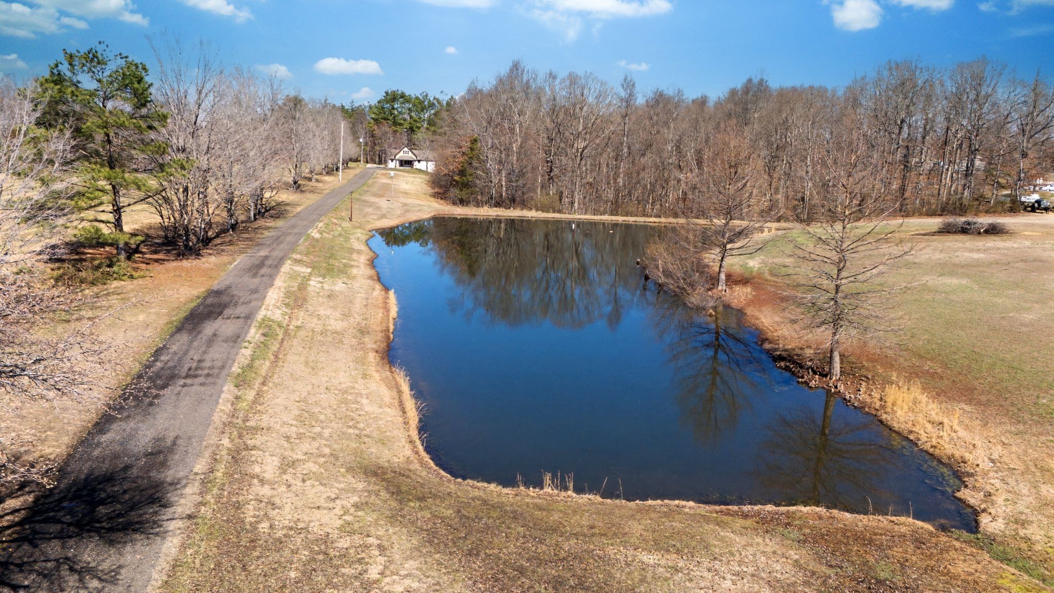 1231 Abiff Road Bon Aqua TN 37025