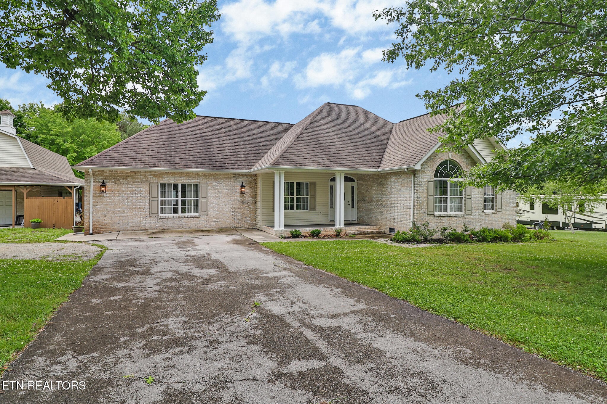 809 Buffalo Trail Clarkrange TN 38553