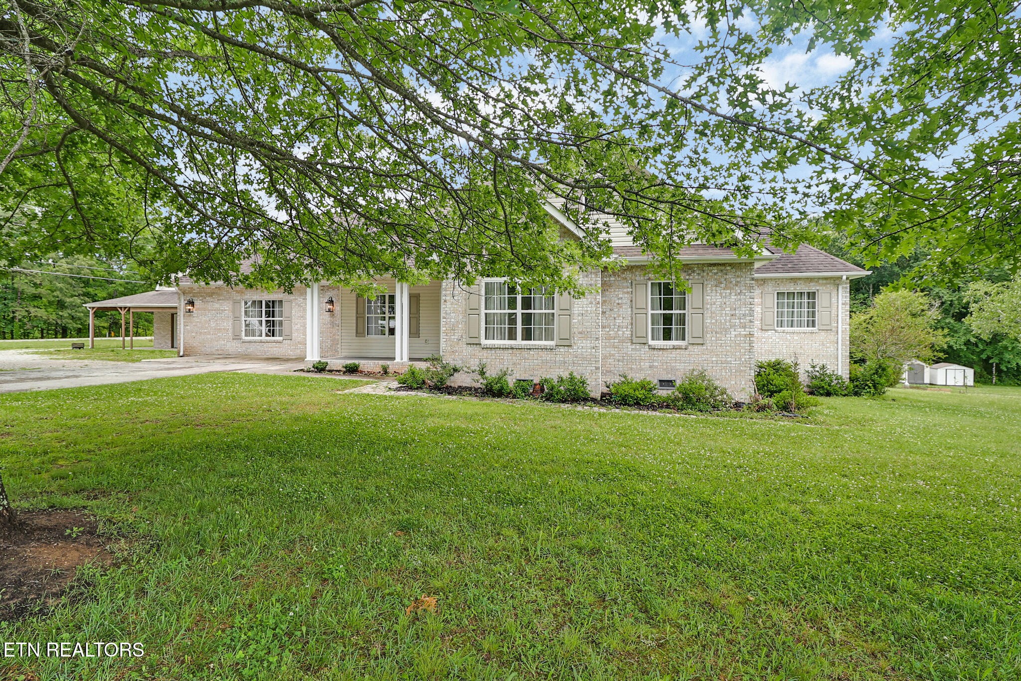 809 Buffalo Trail Clarkrange TN 38553