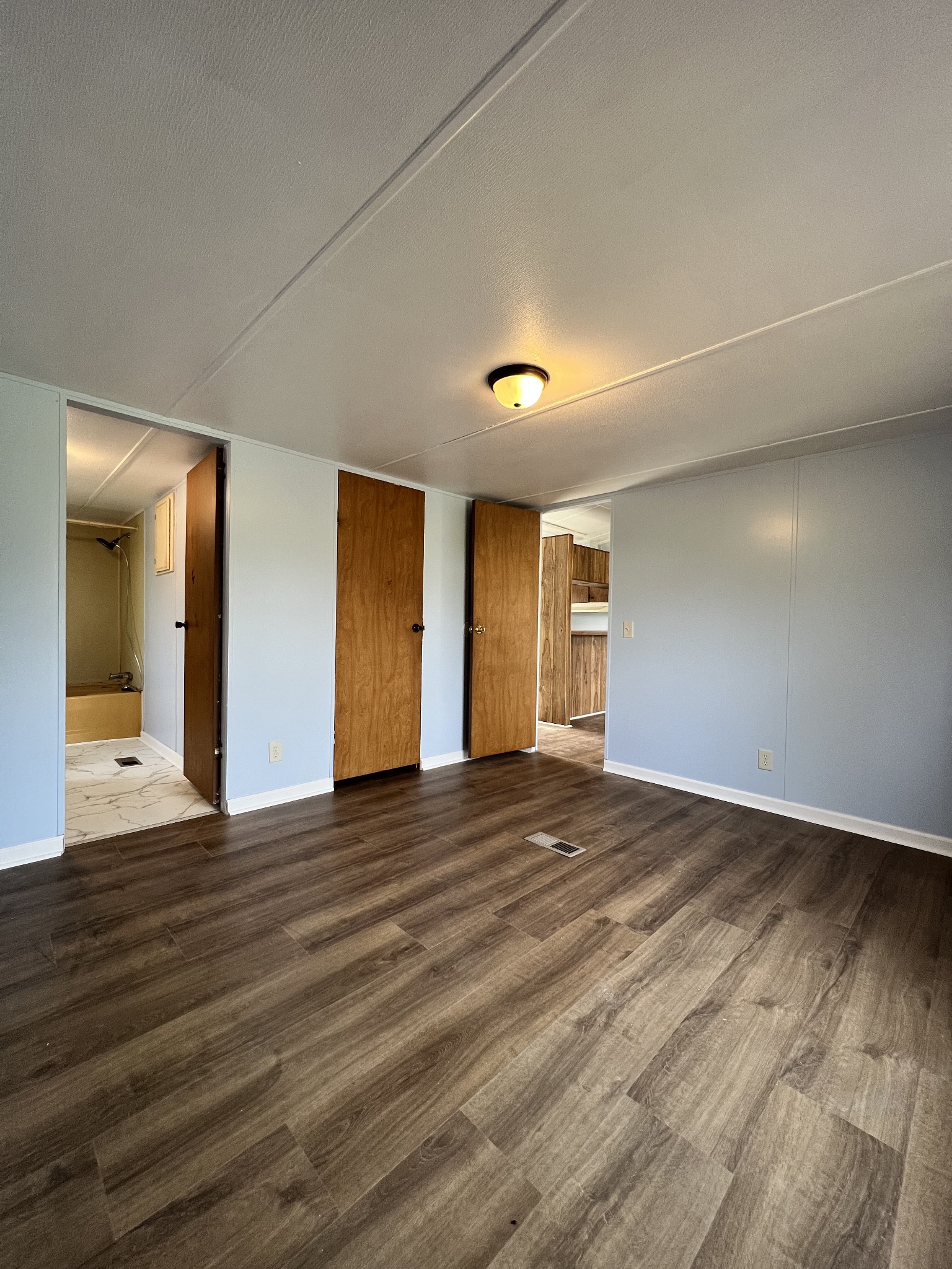 104 Hinkle Hill St, E Bell Buckle TN 37020