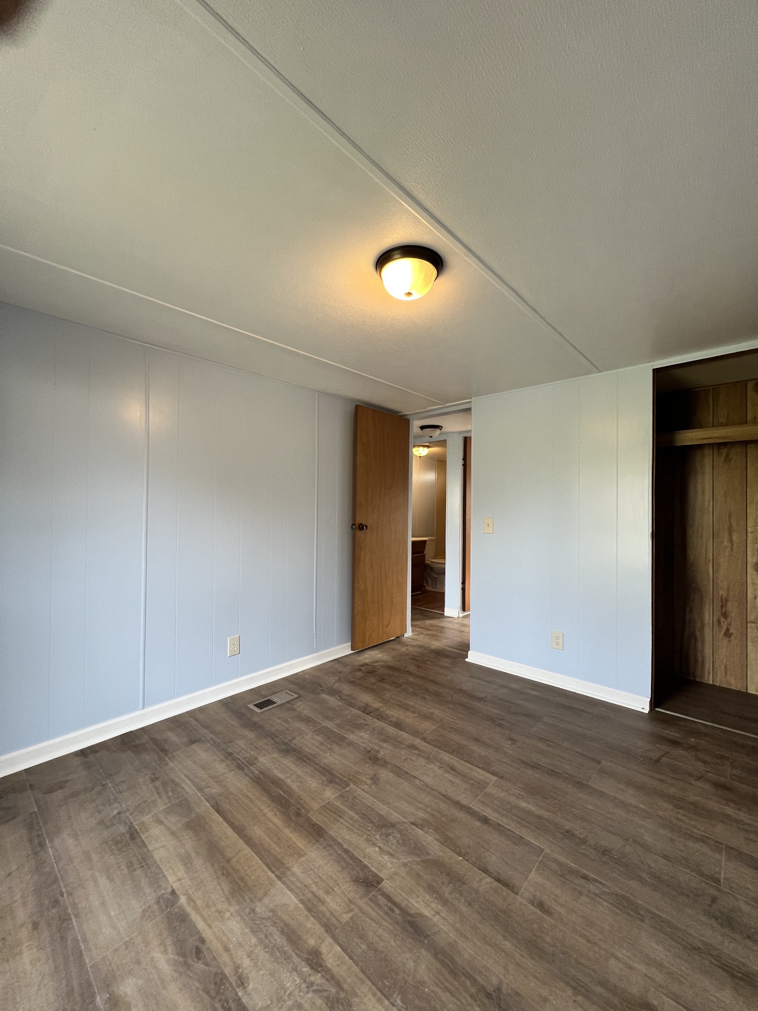 104 Hinkle Hill St, E Bell Buckle TN 37020
