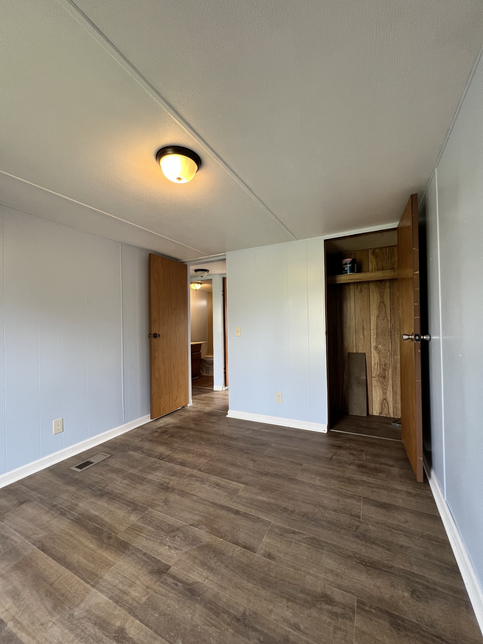 104 Hinkle Hill St, E Bell Buckle TN 37020
