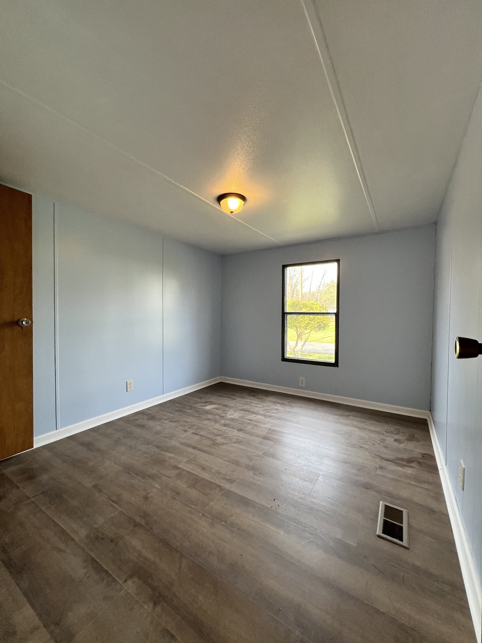 104 Hinkle Hill St, E Bell Buckle TN 37020