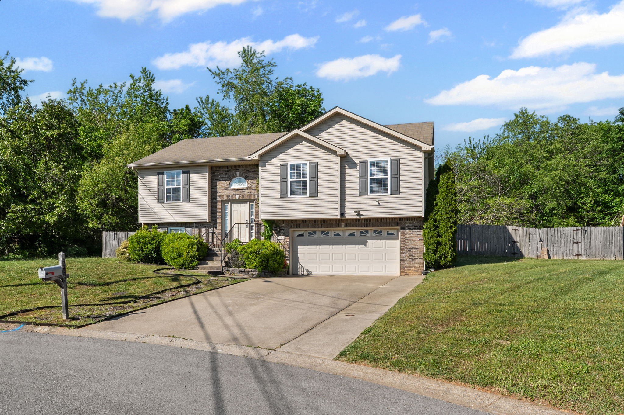 3443 Queensbury Road Clarksville TN 37042