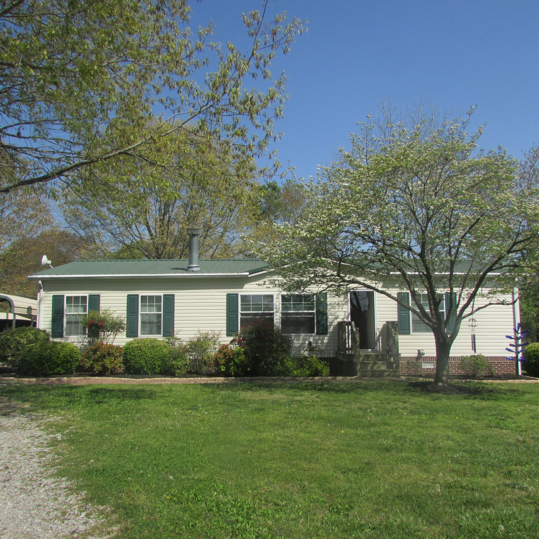 75 Snell Road Ethridge TN 38456