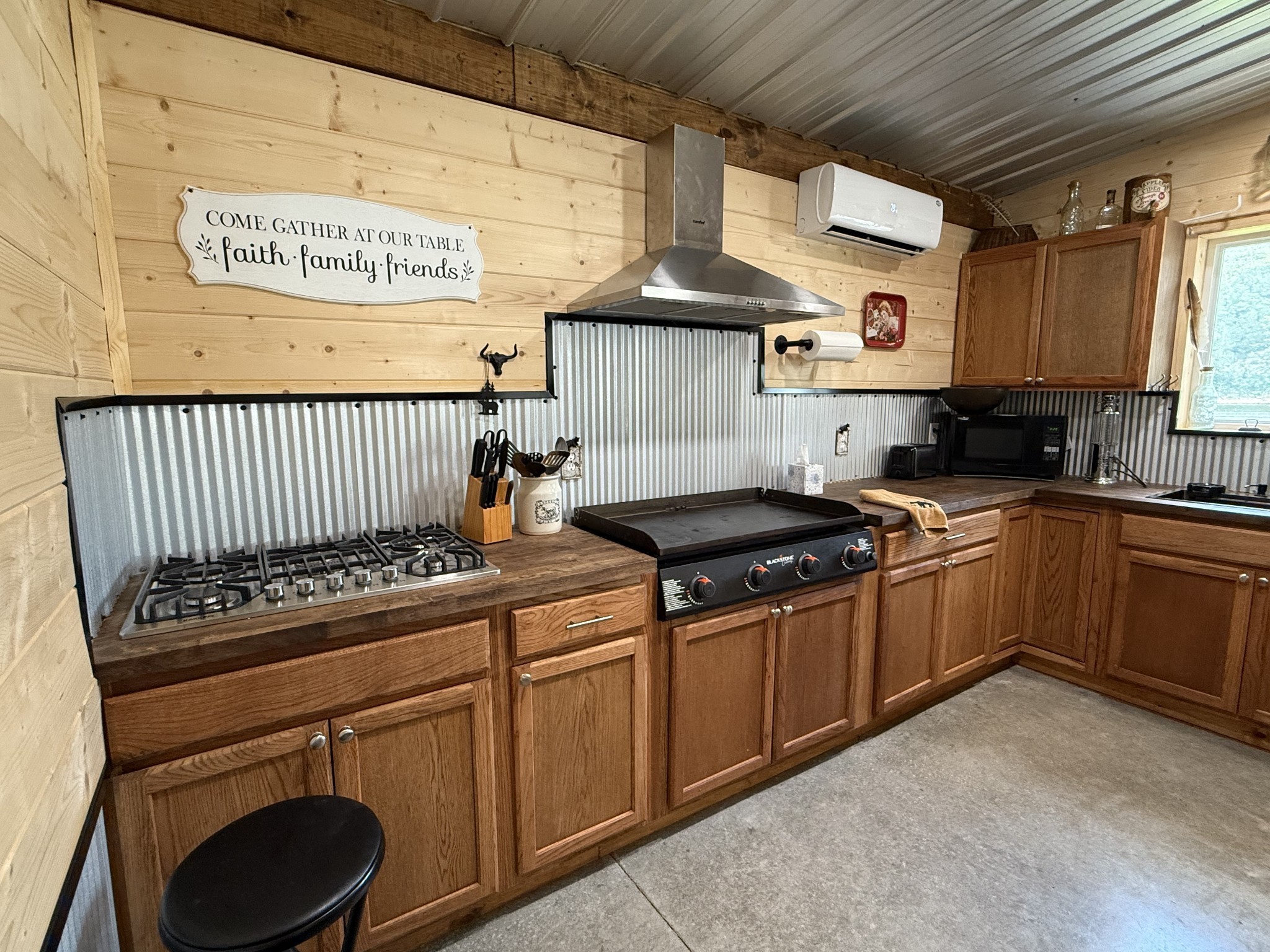 188 S River Front Drive Clifton TN 38425