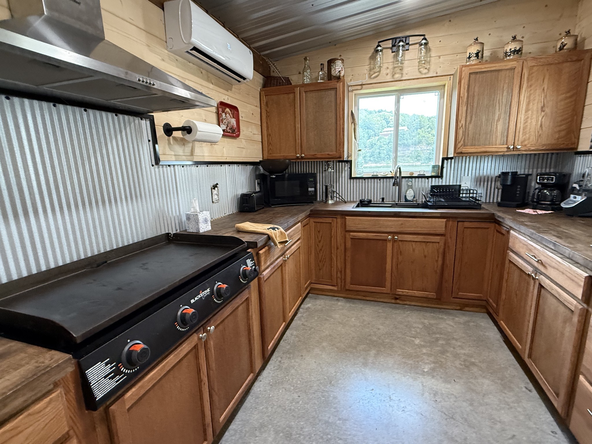 188 S River Front Drive Clifton TN 38425