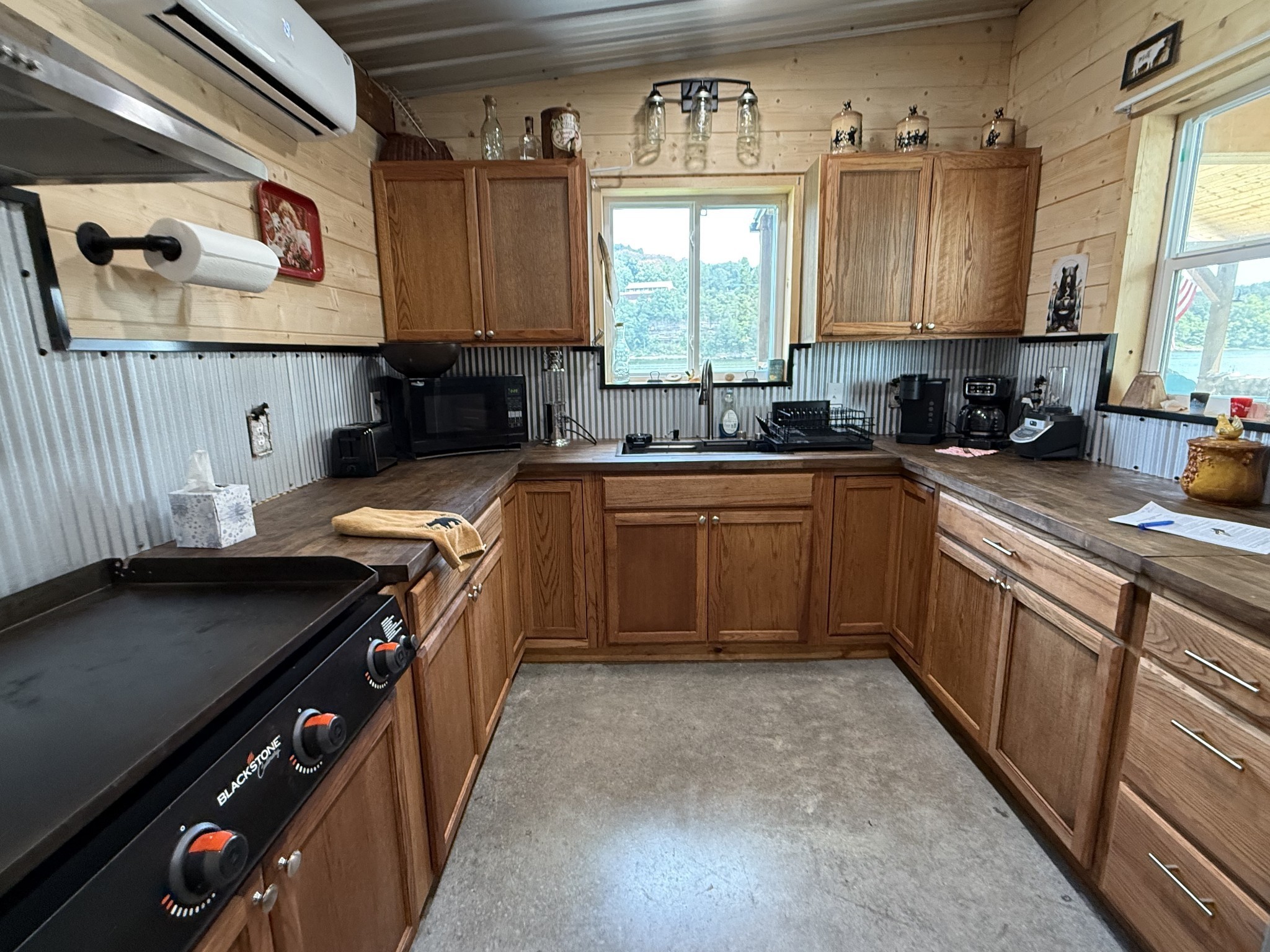 188 S River Front Drive Clifton TN 38425