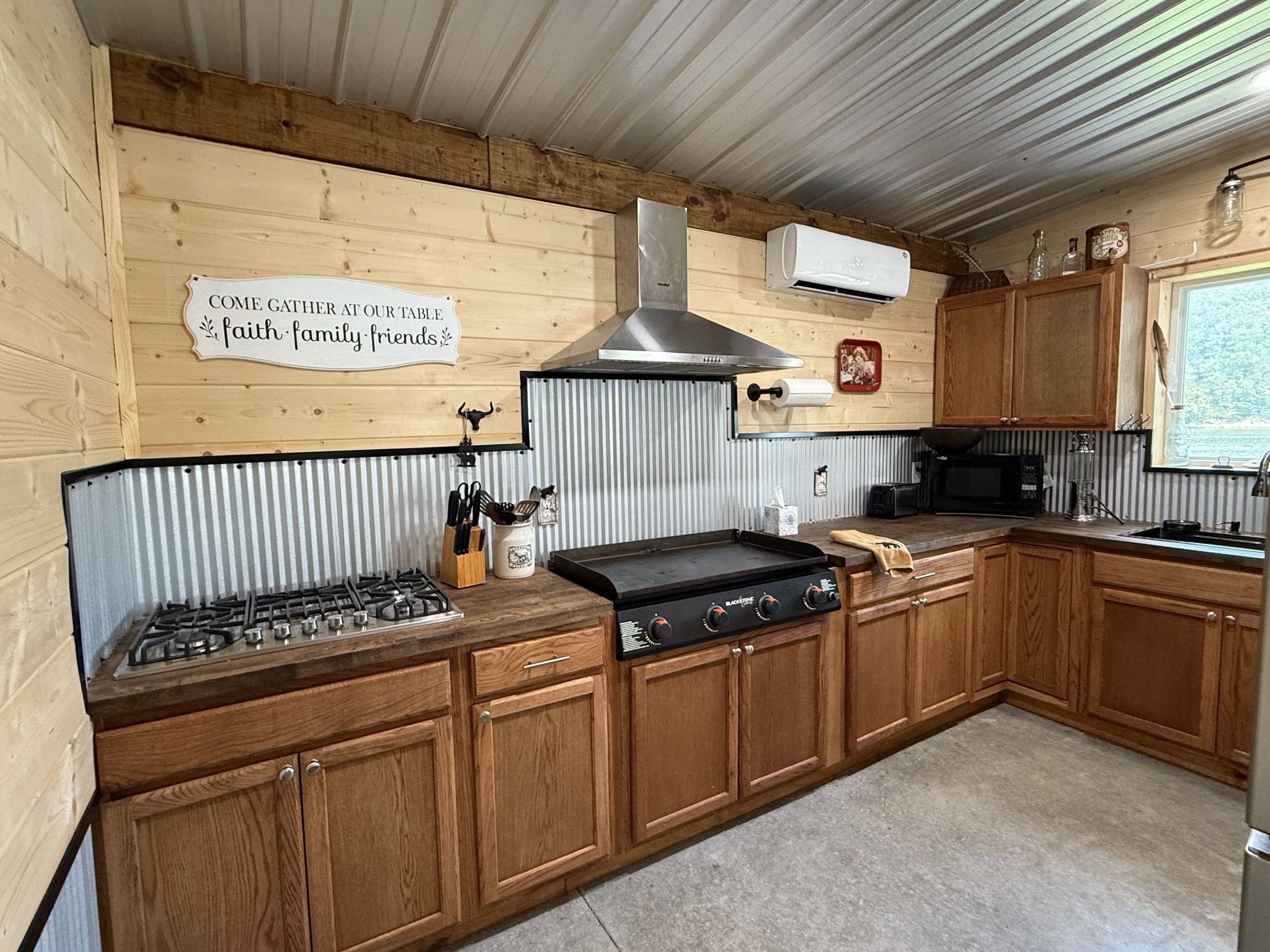 188 S River Front Drive Clifton TN 38425