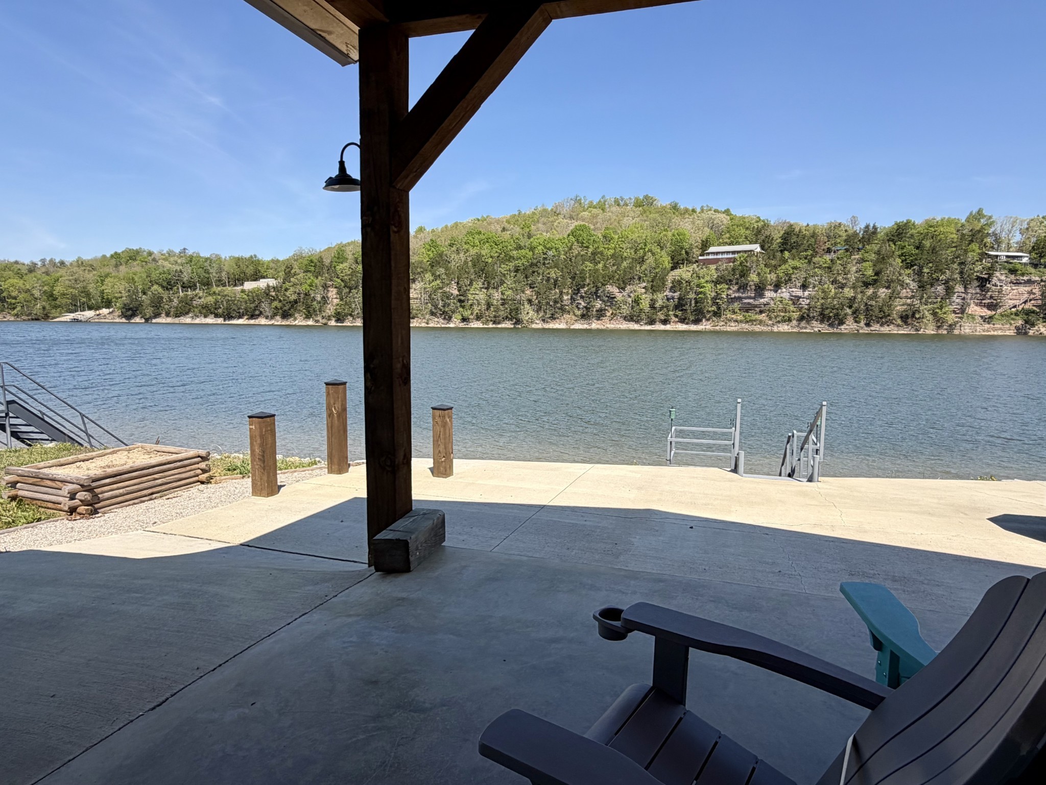 188 S River Front Drive Clifton TN 38425