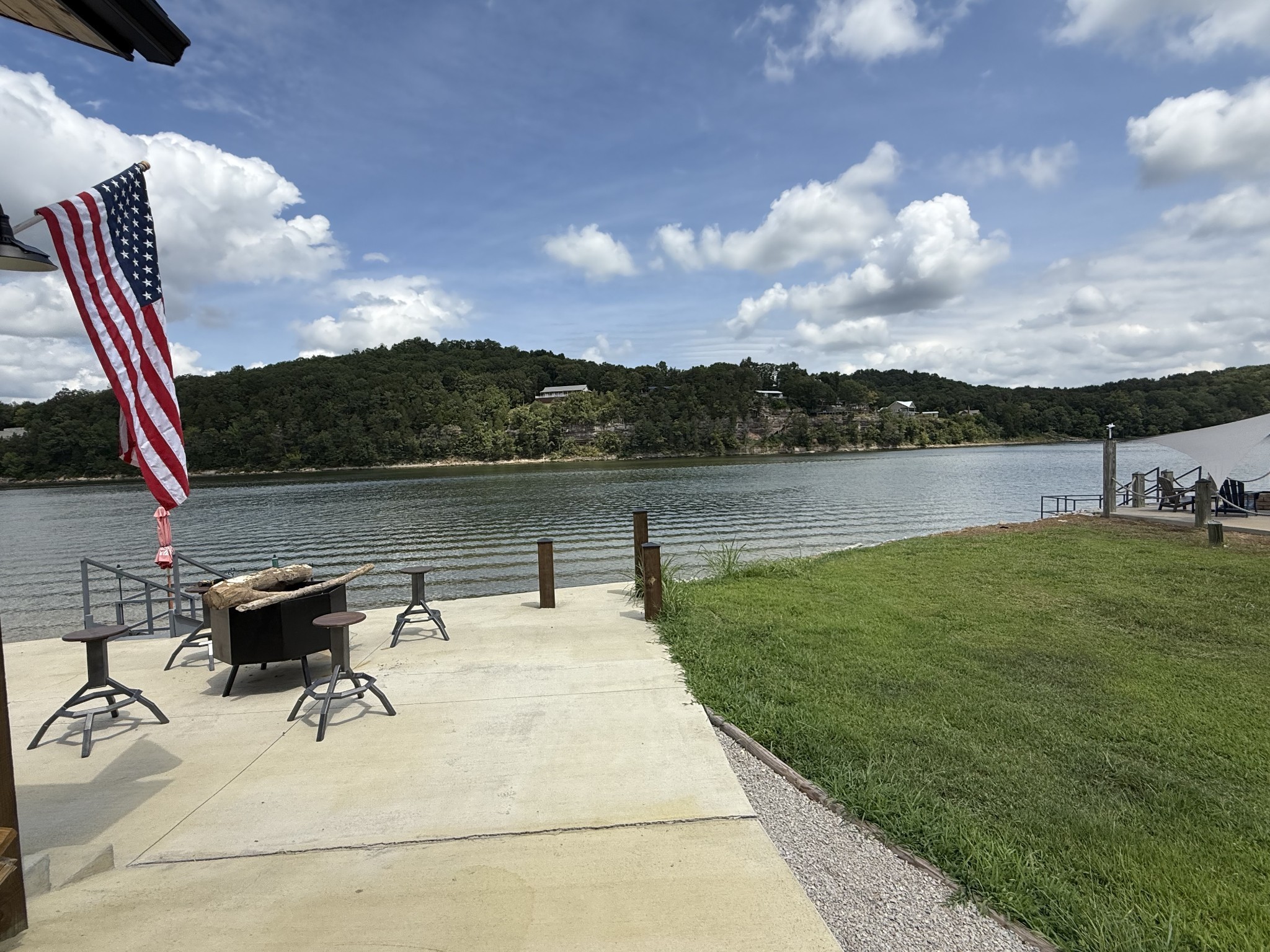 188 S River Front Drive Clifton TN 38425