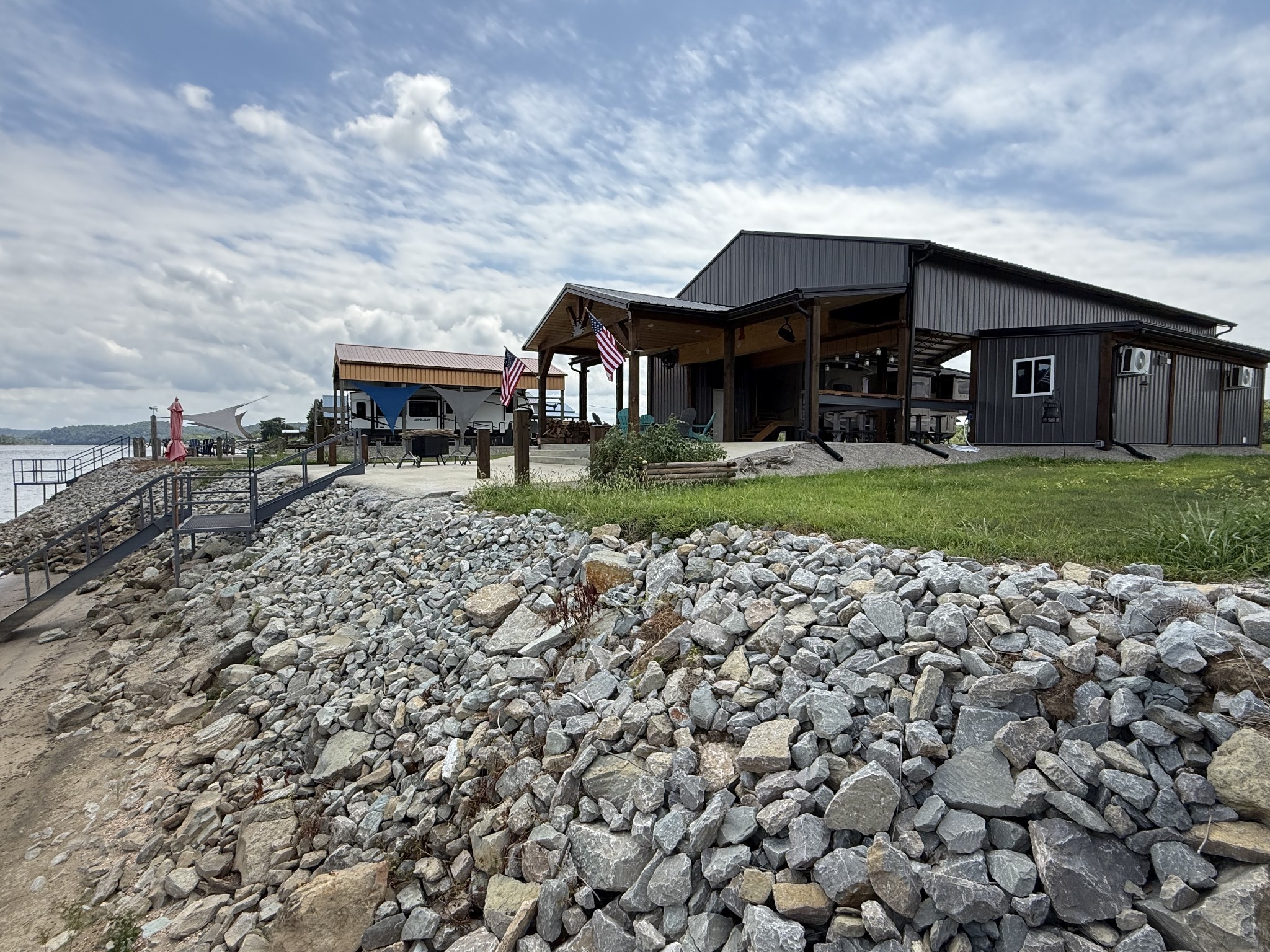 188 S River Front Drive Clifton TN 38425