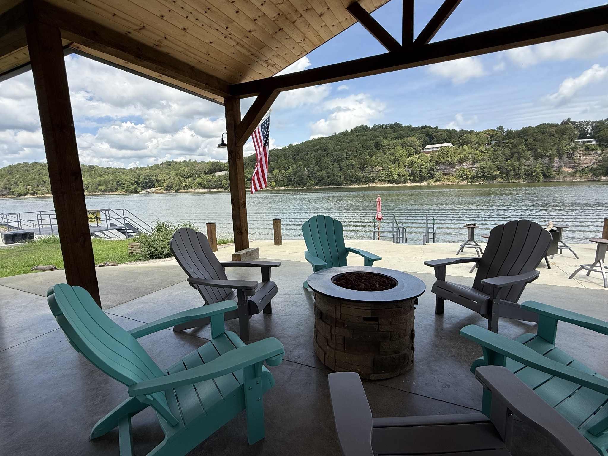 188 S River Front Drive Clifton TN 38425