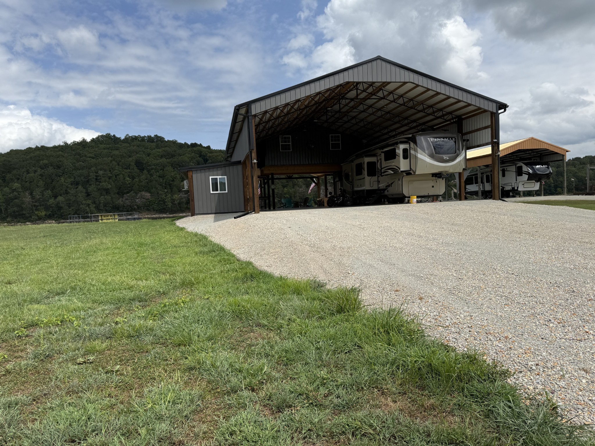 188 S River Front Drive Clifton TN 38425