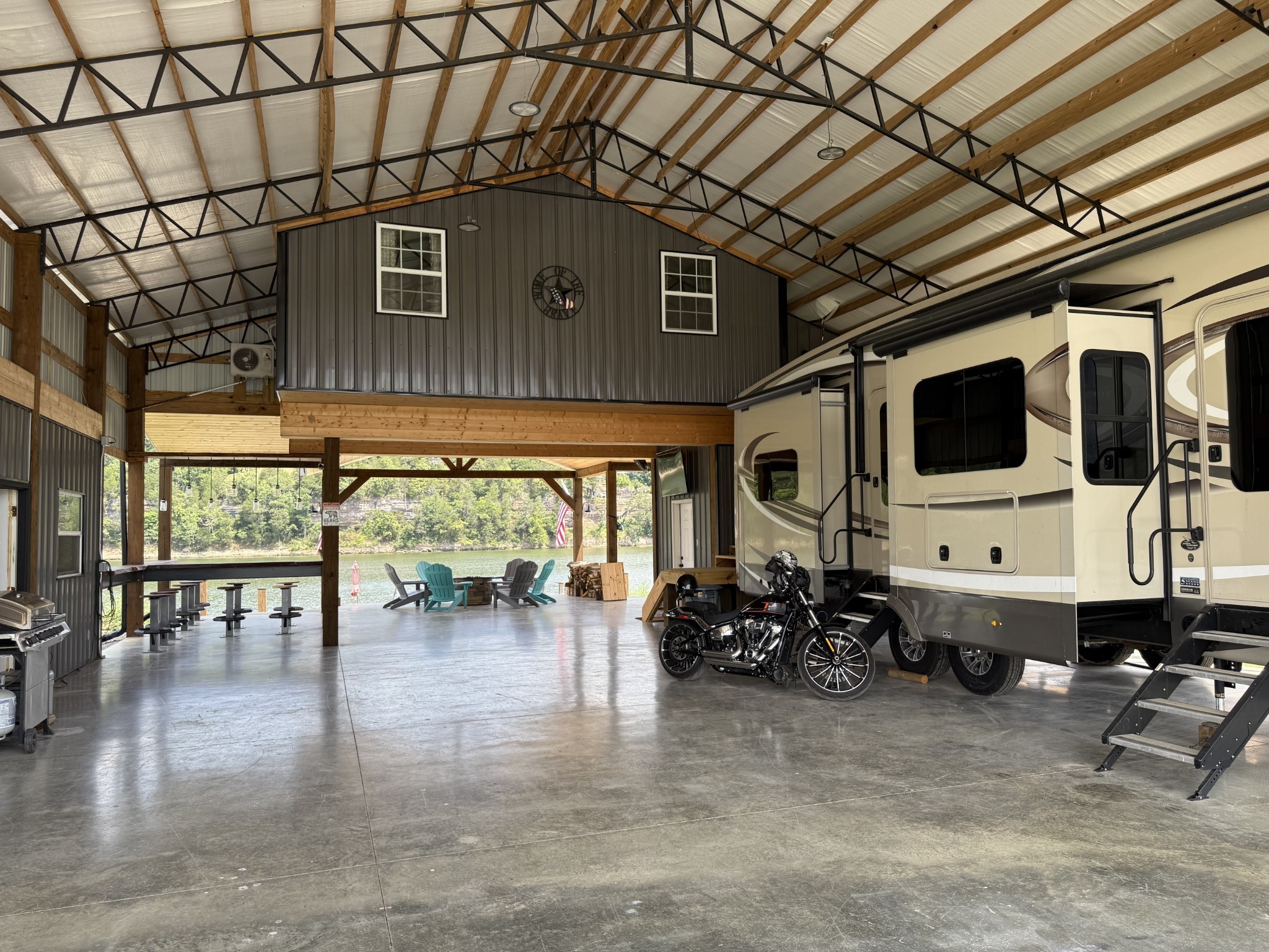 188 S River Front Drive Clifton TN 38425