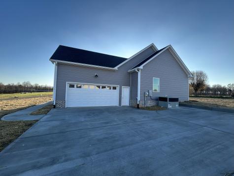 159 Creekside Lane Lafayette TN 37083