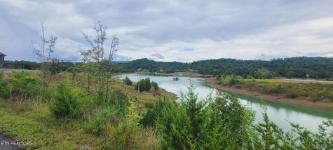 30 Emerald Isle Boulevard Dandridge TN 37725