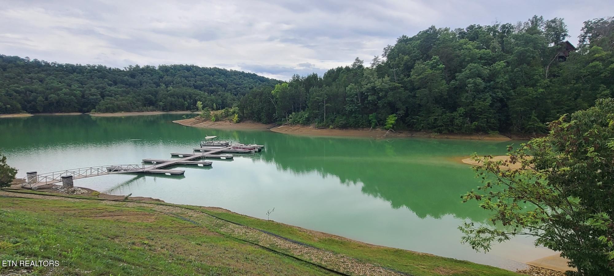 30 Emerald Isle Boulevard Dandridge TN 37725