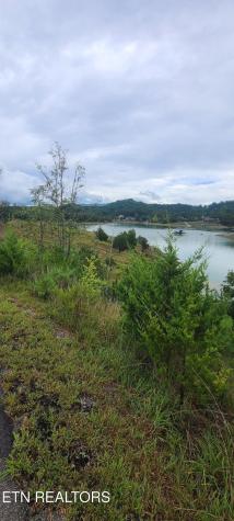 30 Emerald Isle Boulevard Dandridge TN 37725