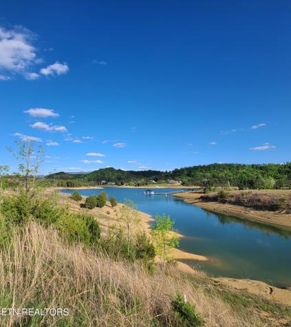 30 Emerald Isle Boulevard Dandridge TN 37725