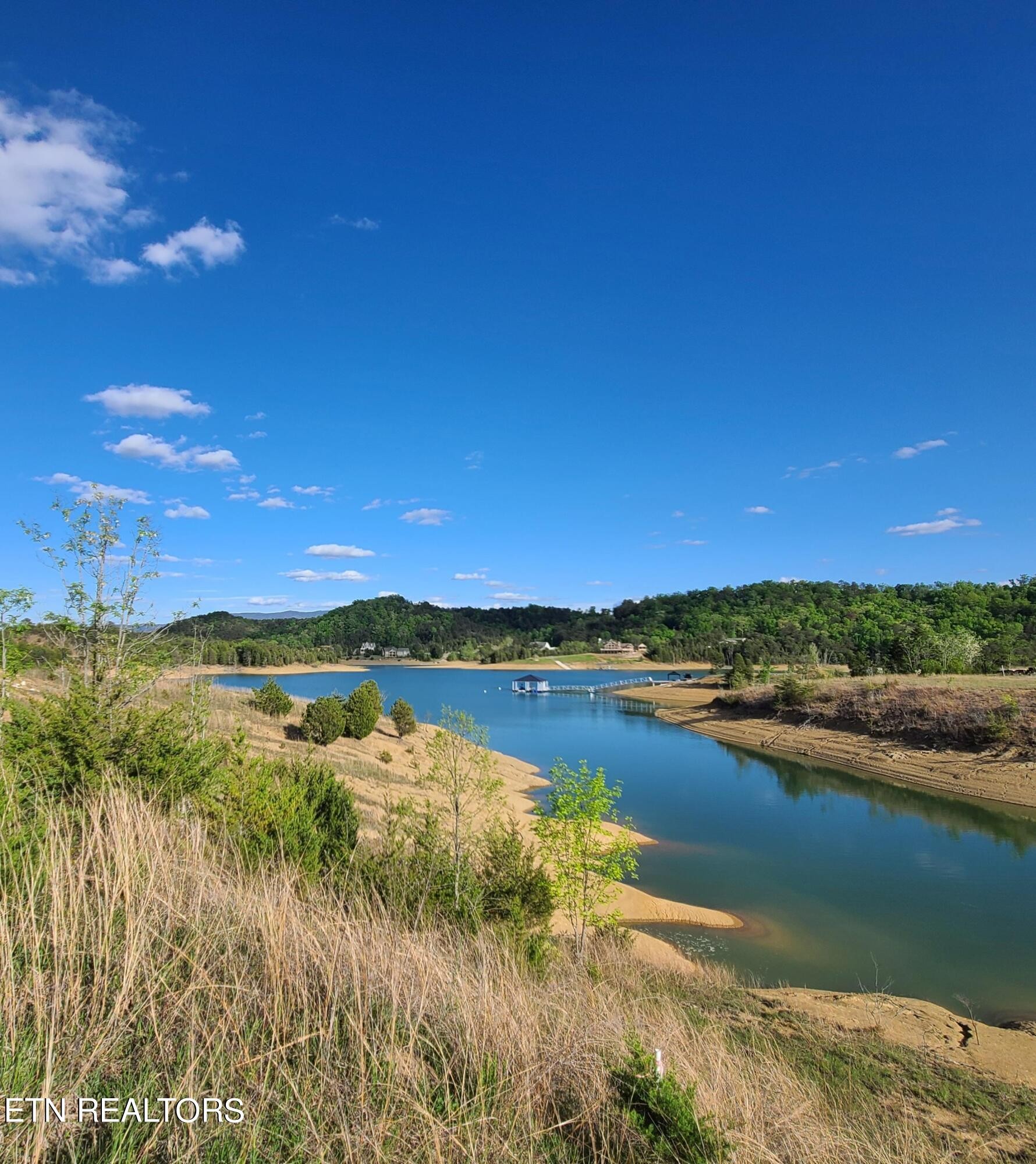 30 Emerald Isle Boulevard Dandridge TN 37725