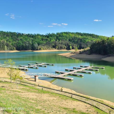30 Emerald Isle Boulevard Dandridge TN 37725