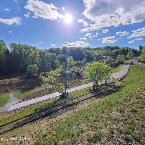 30 Emerald Isle Boulevard Dandridge TN 37725