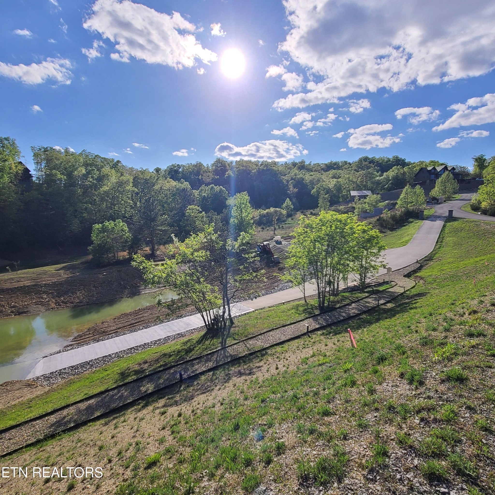 30 Emerald Isle Boulevard Dandridge TN 37725