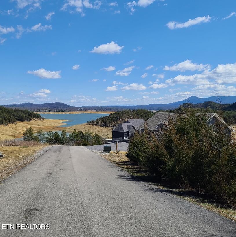 30 Emerald Isle Boulevard Dandridge TN 37725
