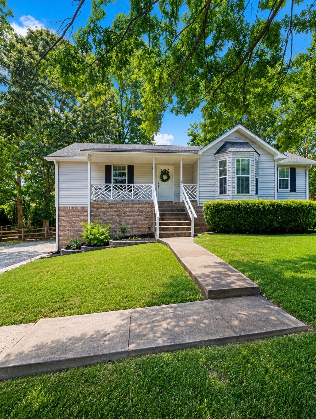 2939 Charlie Sleigh Road Woodlawn TN 37191