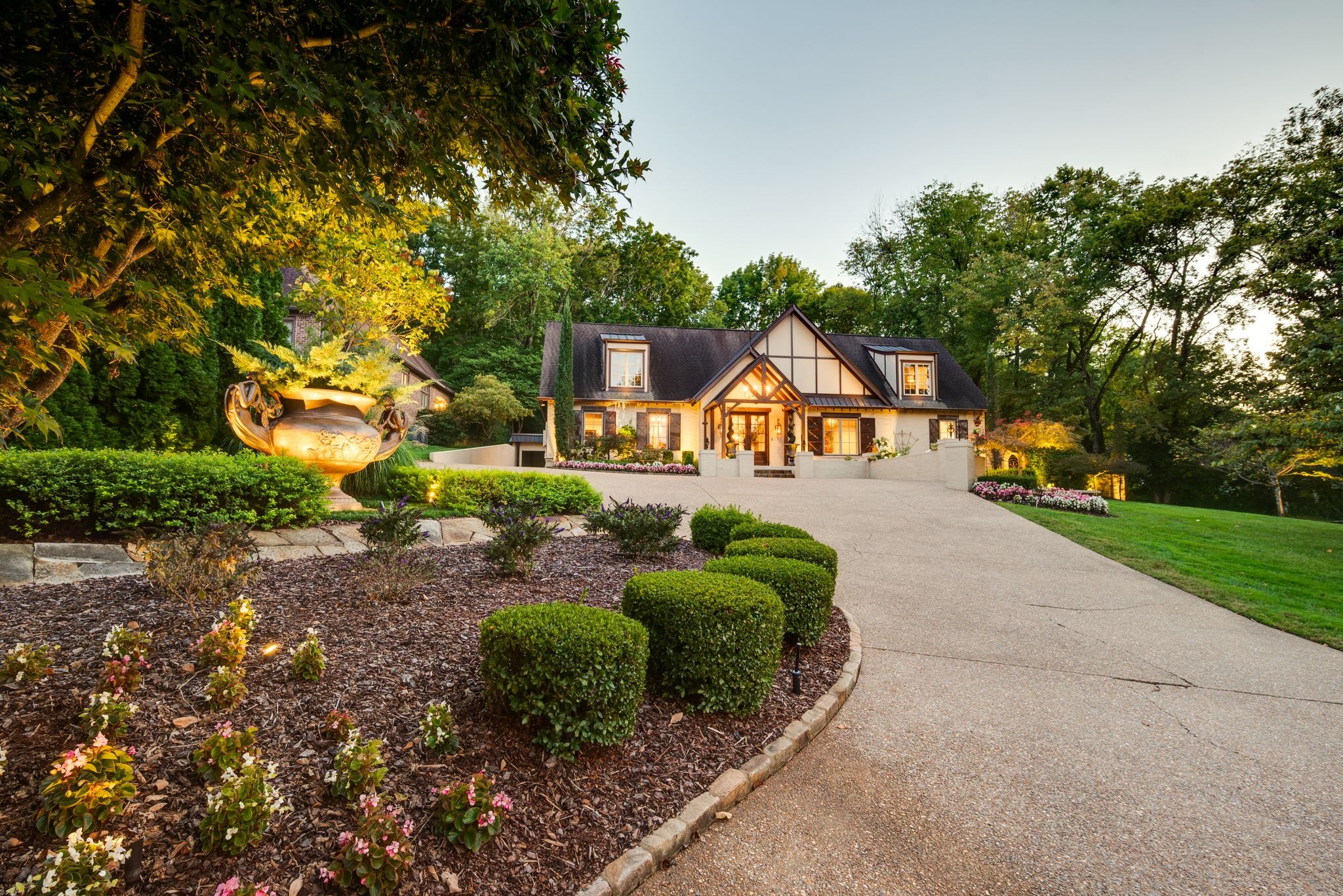 3807 Harding Place Nashville TN 37215