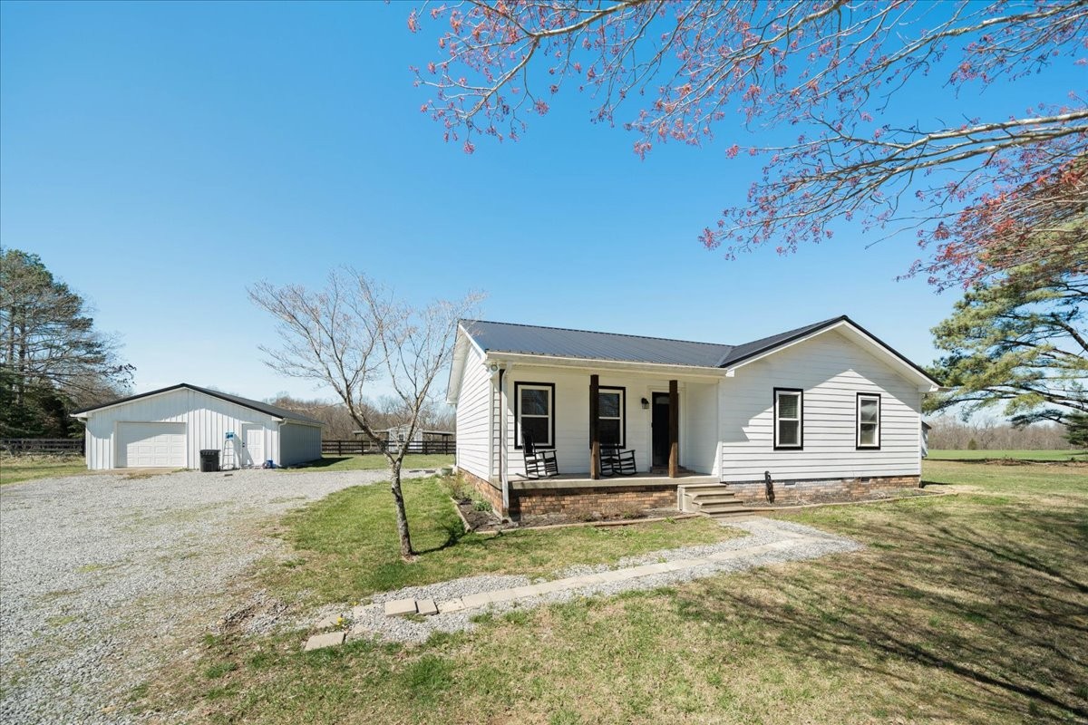 133 B V Young Road Westmoreland TN 37186