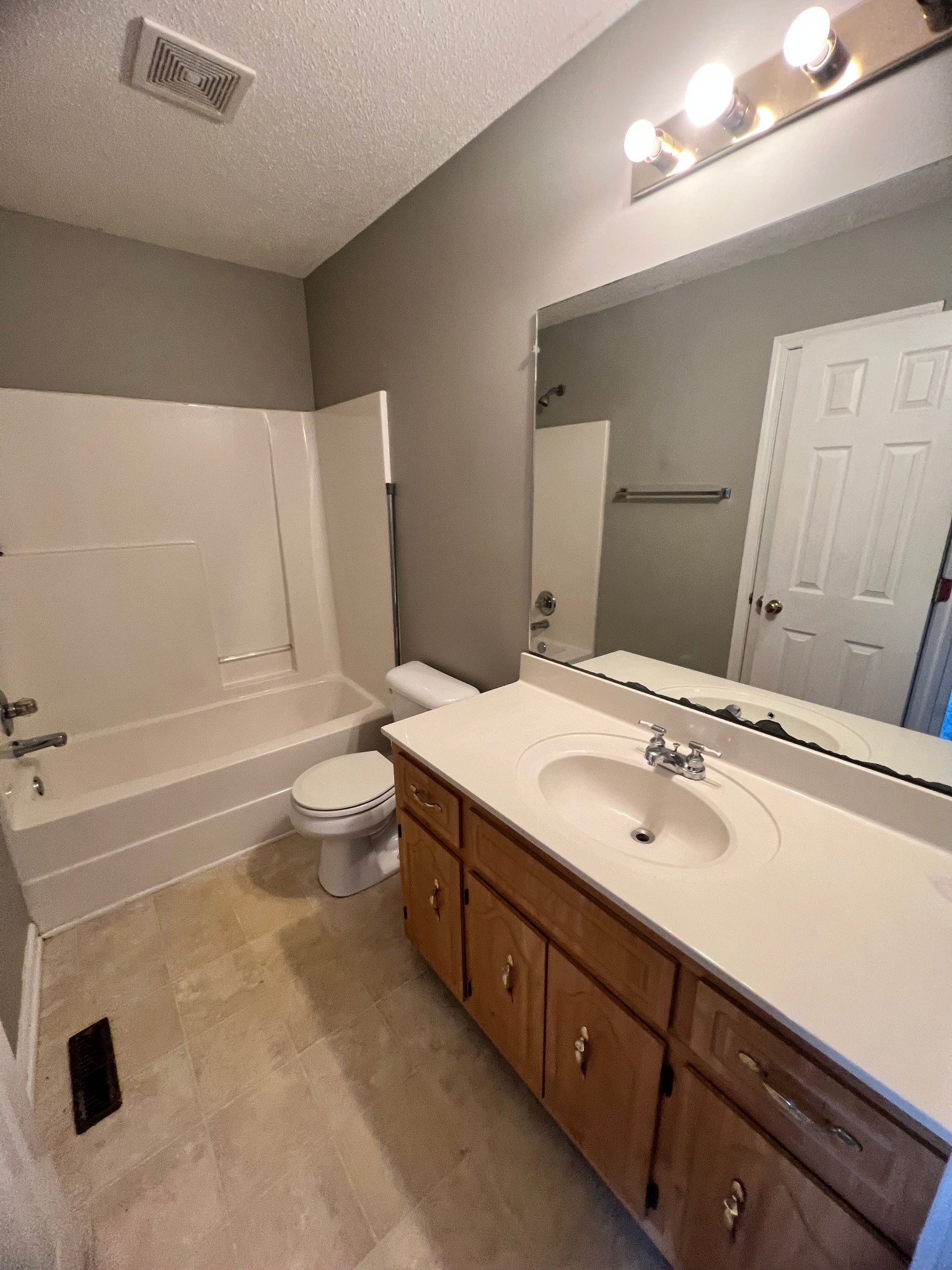 3792 Tamera Lane Clarksville TN 37042