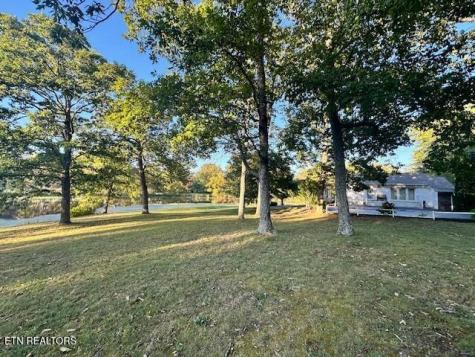 5185 Crossville Highway Sparta TN 38583