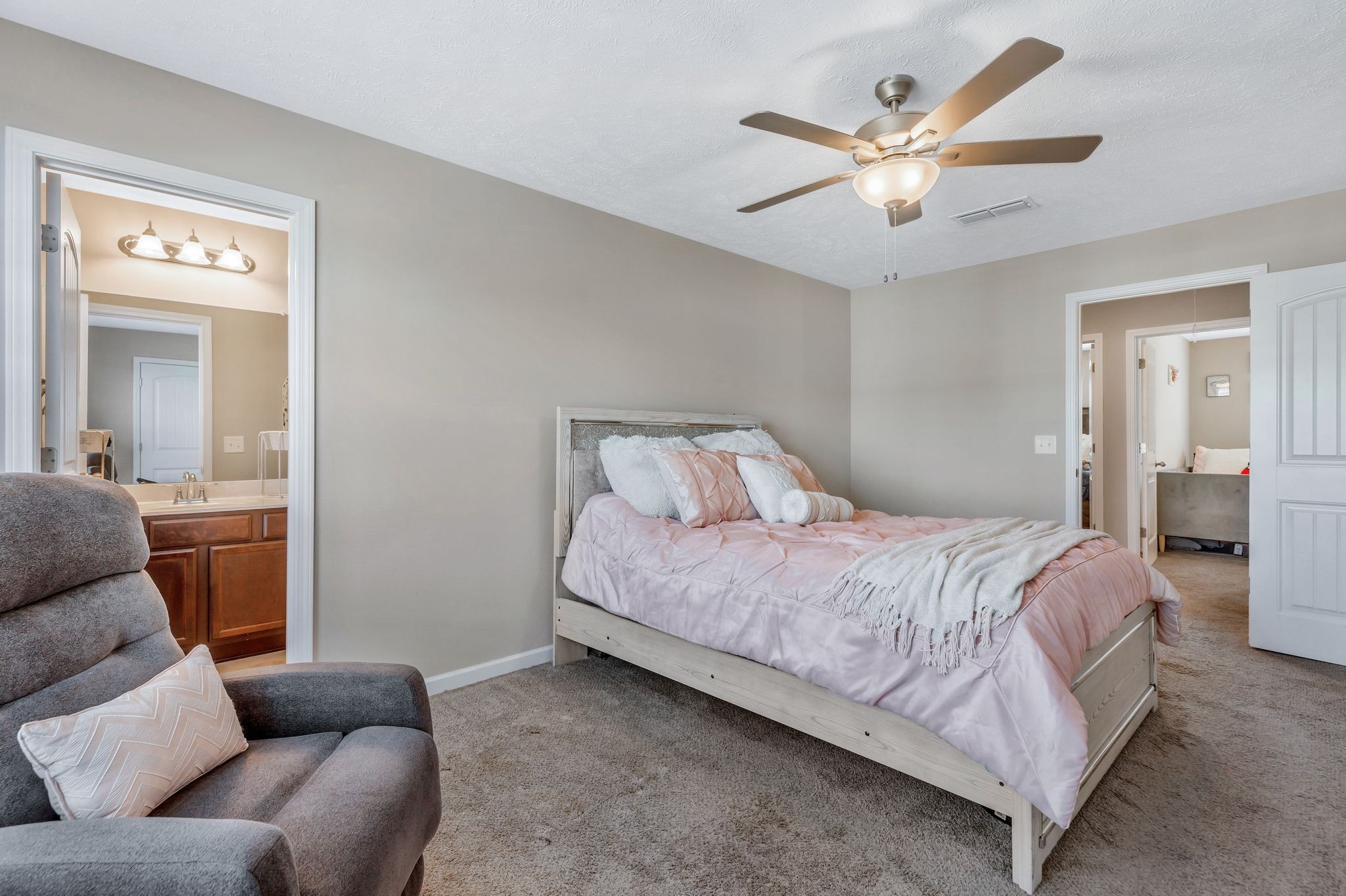 910 Bradburn Village Circle Antioch TN 37013