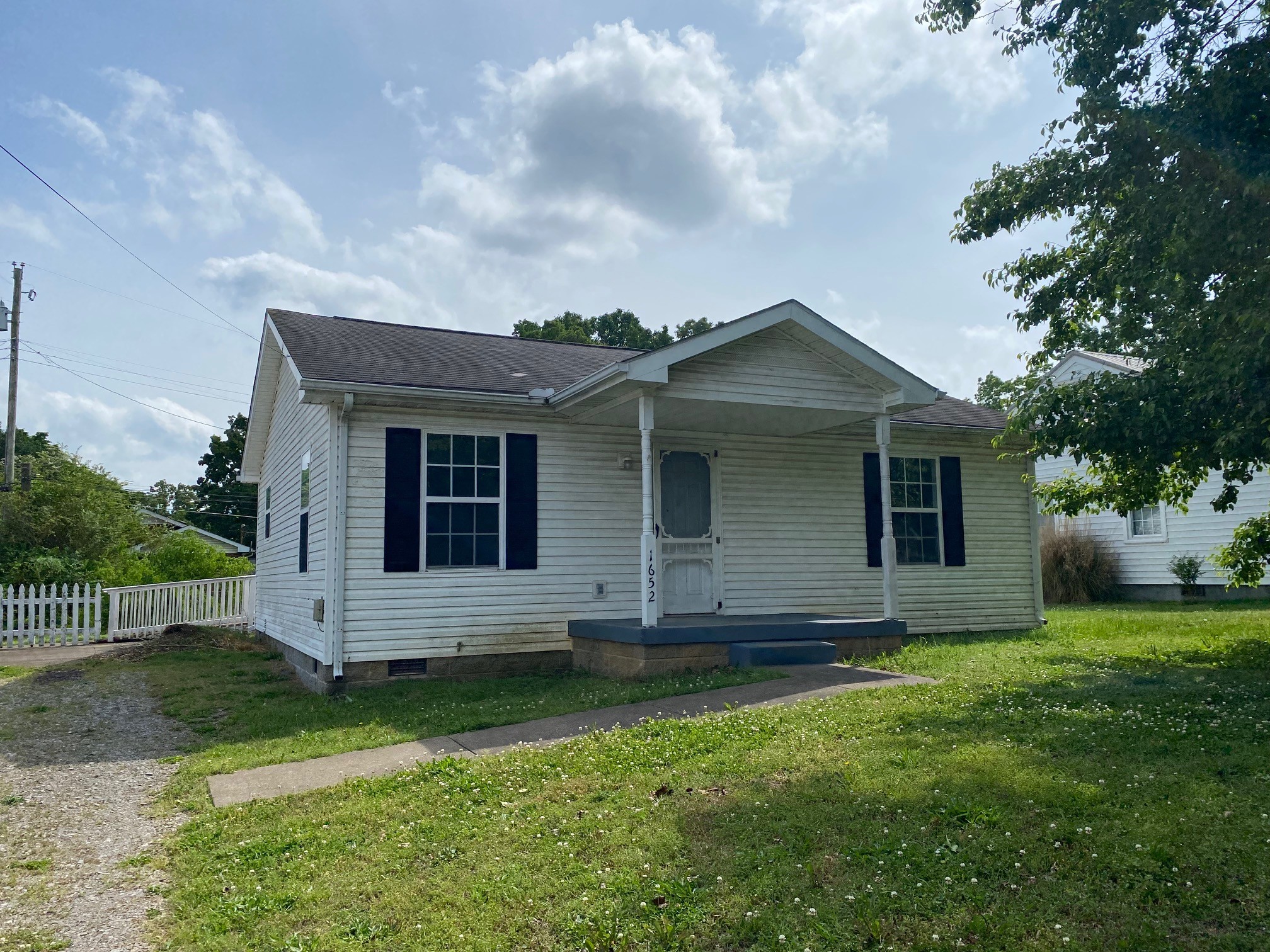 1652 Vista Lane Clarksville TN 37043