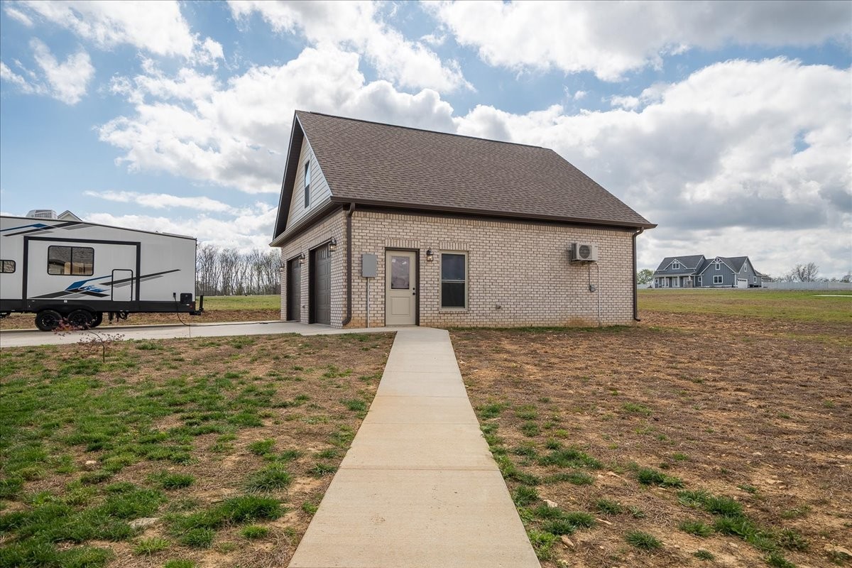 114 Hurst Drive Leoma TN 38468