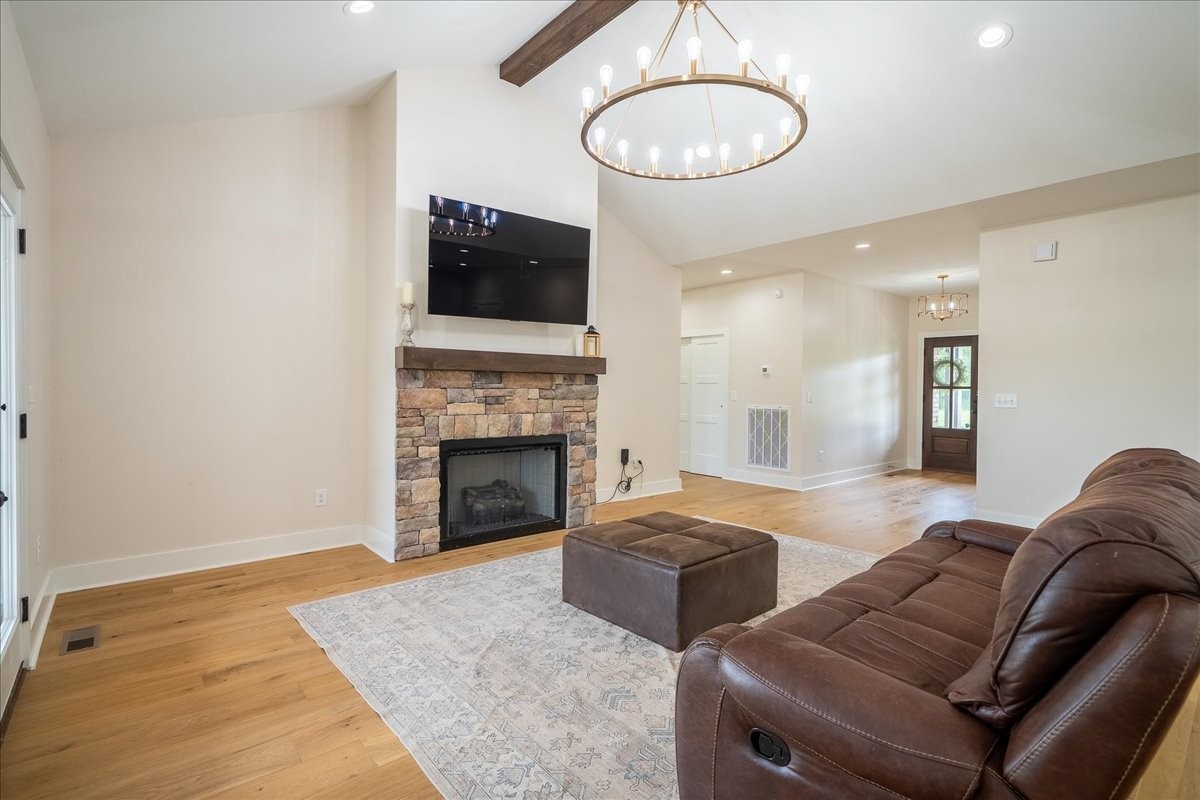 114 Hurst Drive Leoma TN 38468