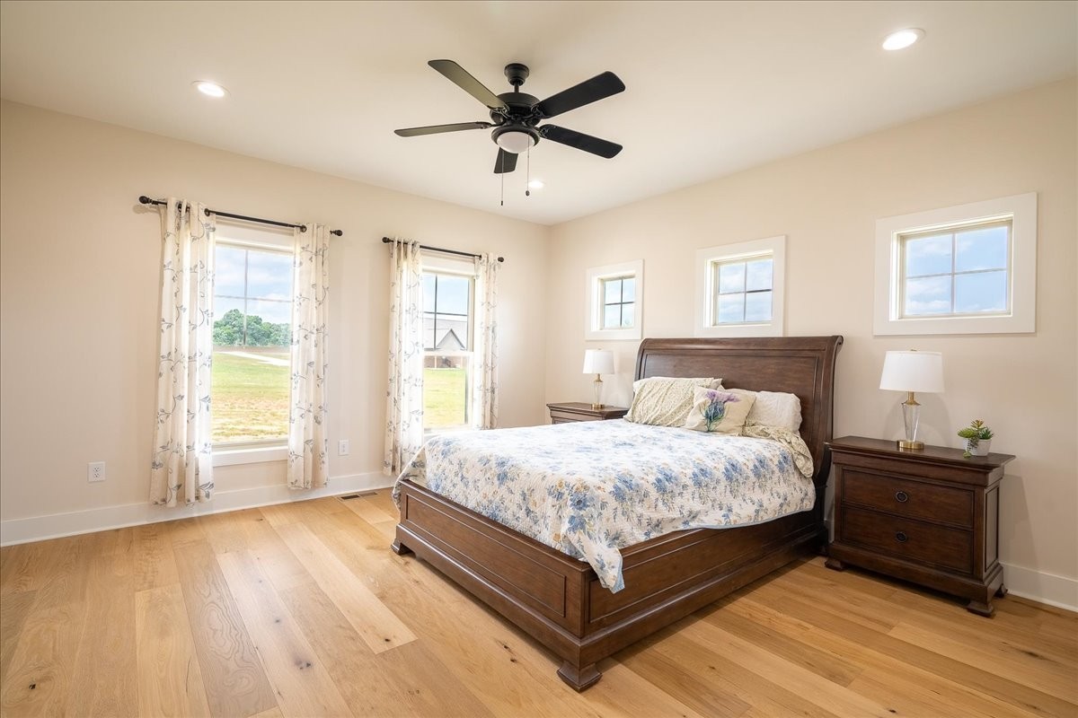 114 Hurst Drive Leoma TN 38468