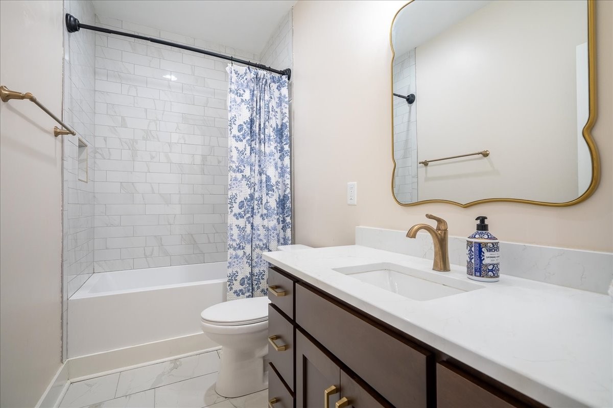114 Hurst Drive Leoma TN 38468