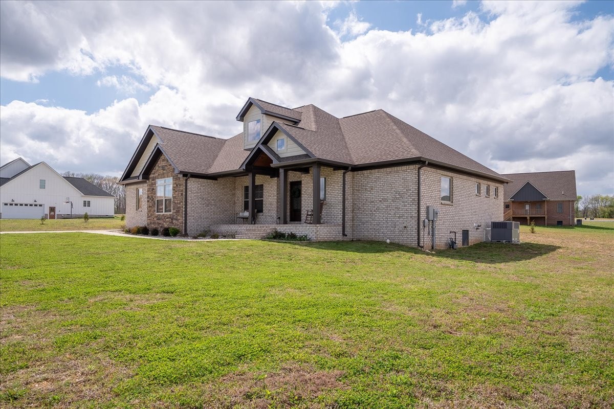 114 Hurst Drive Leoma TN 38468