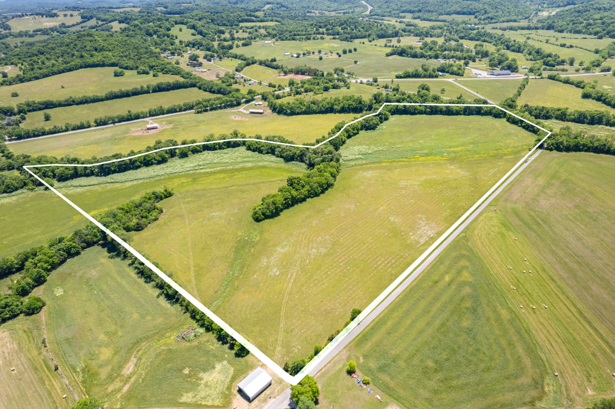 32 Hart Leonard Road Cornersville TN 37047
