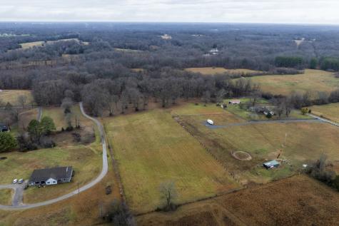 2106 Castelow Greenbrier TN 37073