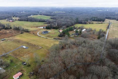 2106 Castelow Greenbrier TN 37073