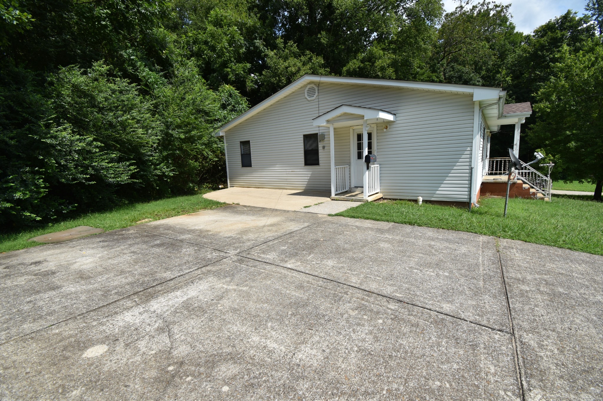 947 Charlotte Street Clarksville TN 37040