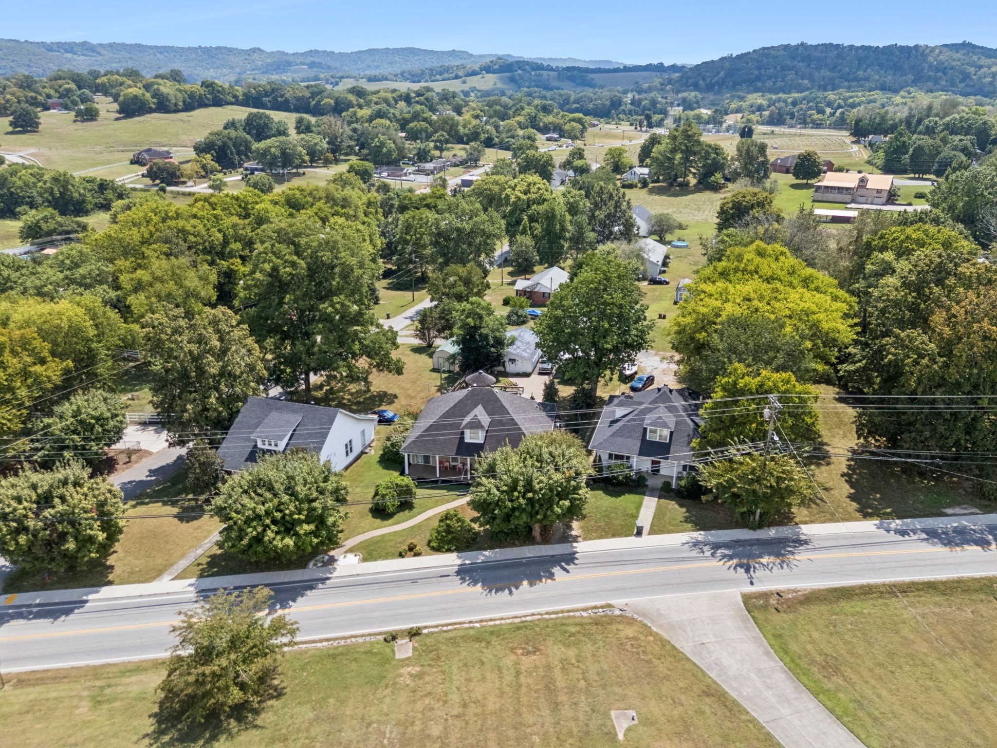 56 Main St, E Gordonsville TN 38563