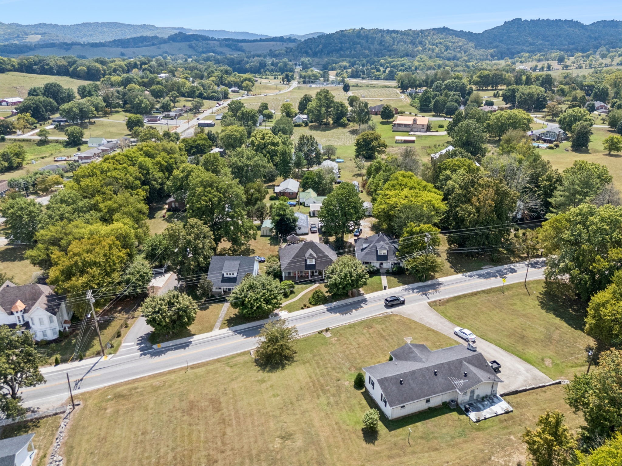 56 Main St, E Gordonsville TN 38563
