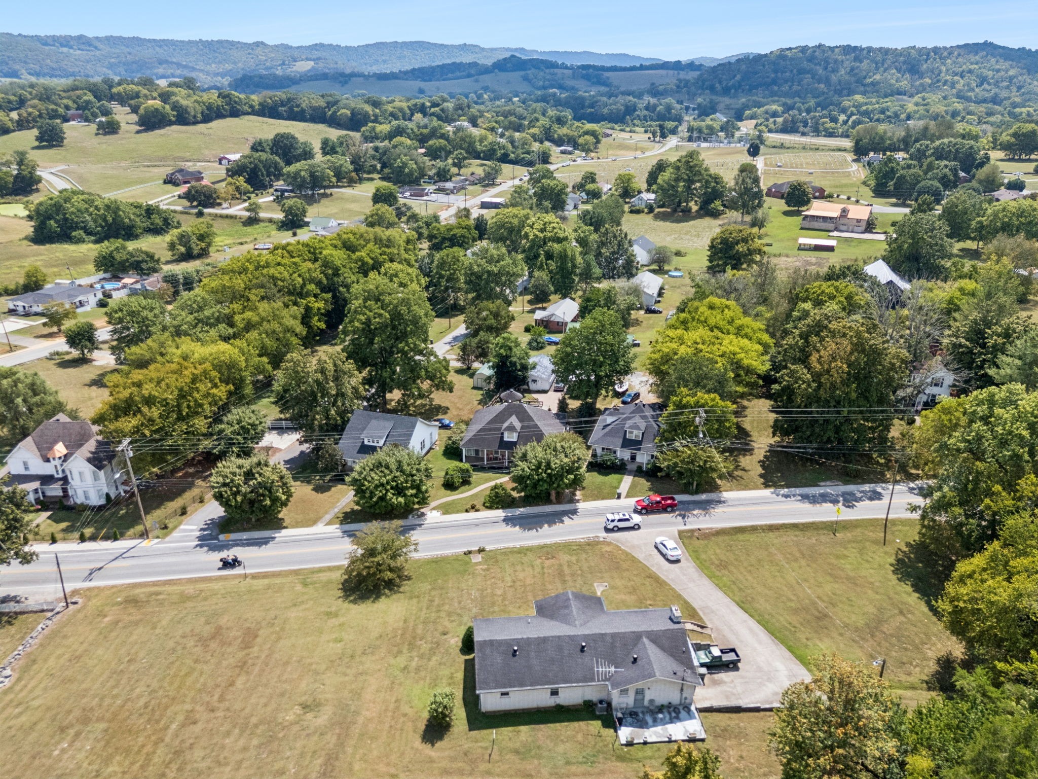 56 Main St, E Gordonsville TN 38563