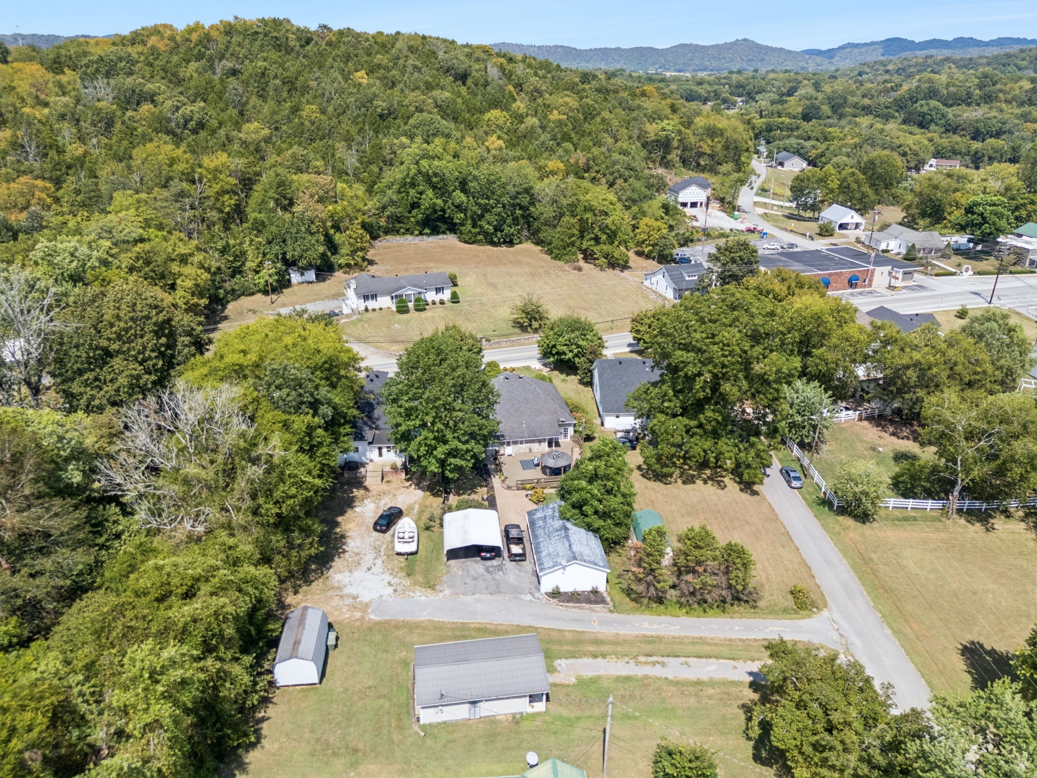 56 Main St, E Gordonsville TN 38563